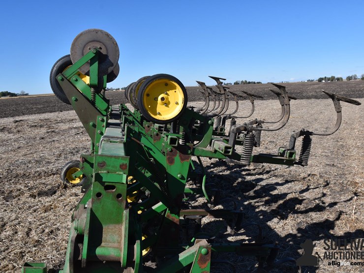 john-deere-845-image-10