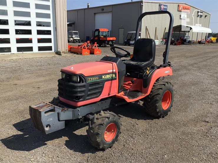 2003-kubota-bx2200-image-2