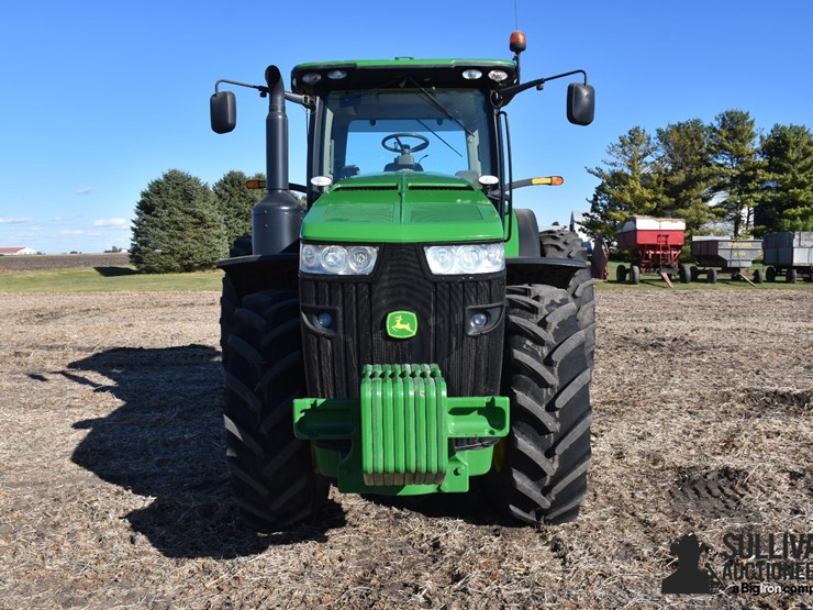 2013-john-deere-8235r-image-2
