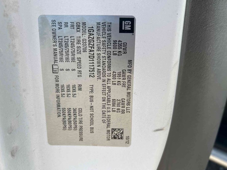 2013-chevrolet-express-3500-passenger-van-image-5