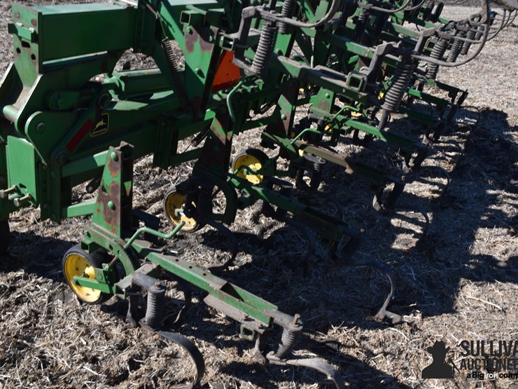 john-deere-845-image-12