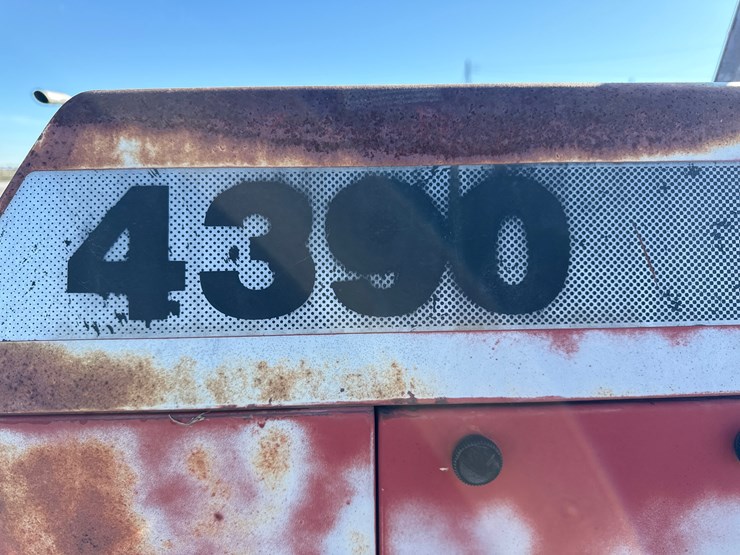 case-ih-4390-image-13