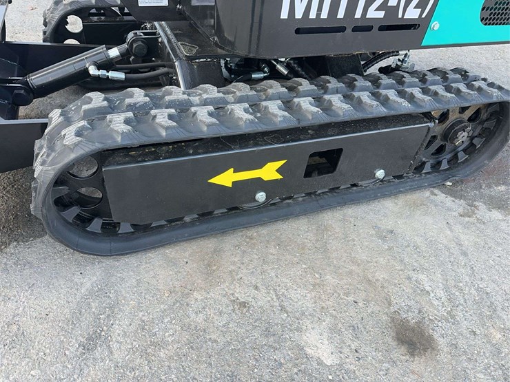 2025-agt-mh12z-mini-excavator-image-11