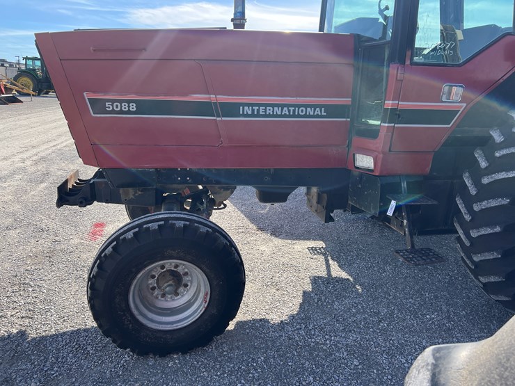 case-ih-5088-image-23