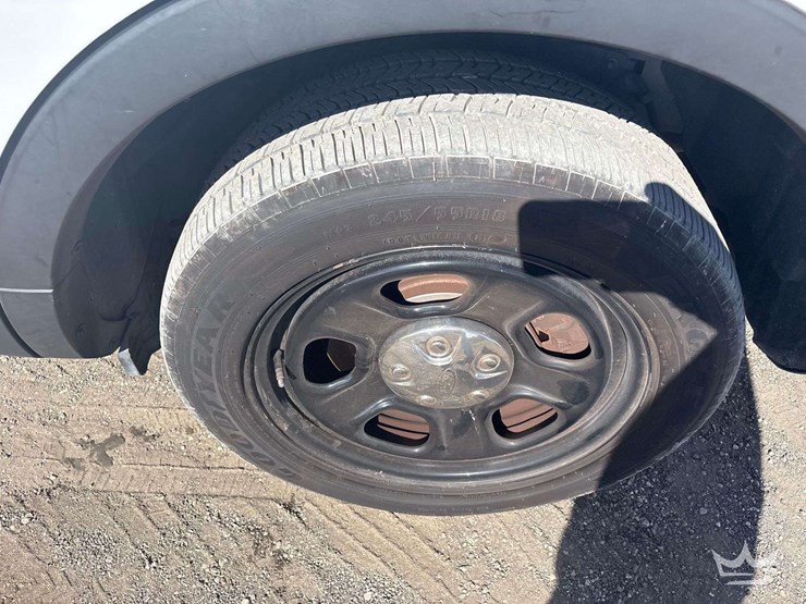 2018-ford-explorer-image-24