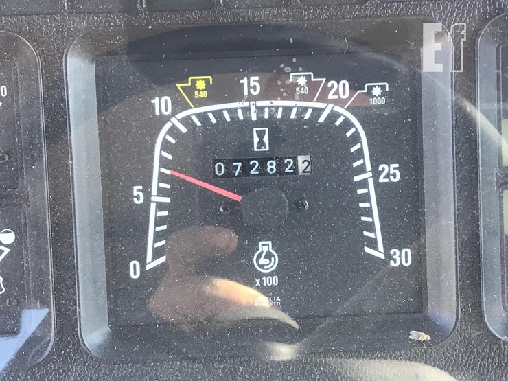 1998-new-holland-ts100-image-14