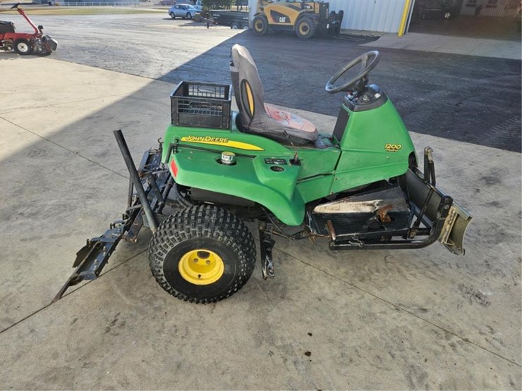 #3039-•-john-deere-1200h-sand-trap-rake-image-6
