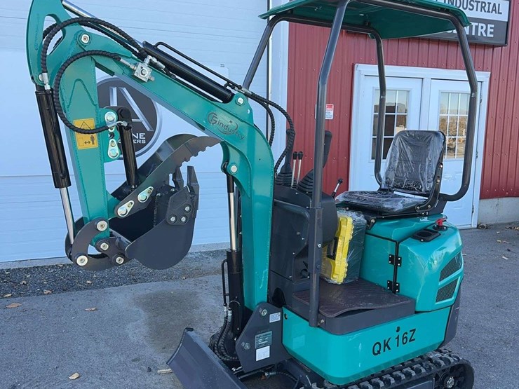 2025-cfg-qk16z-mini-excavator-image-1