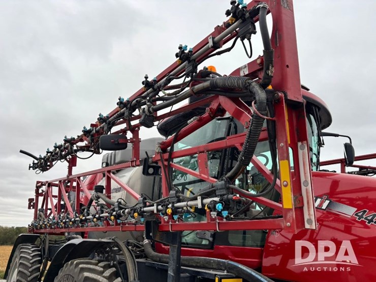 2019-case-ih-patriot-4440-image-95