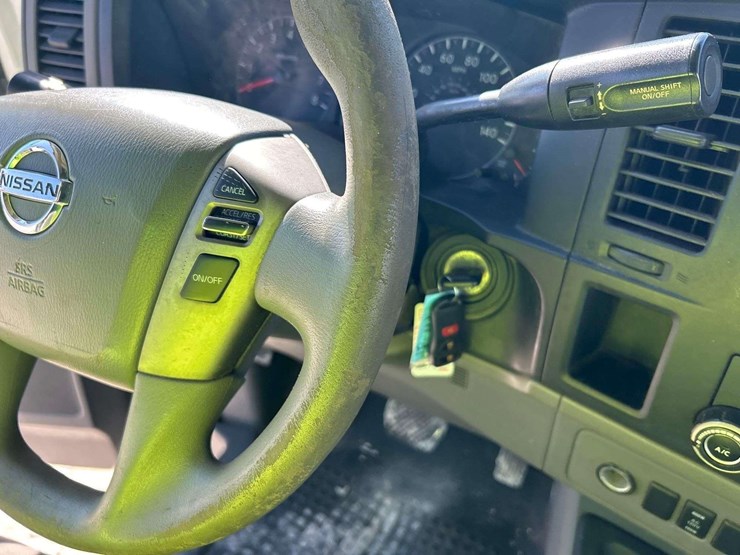 2012-nissan-nv2500hd-image-14