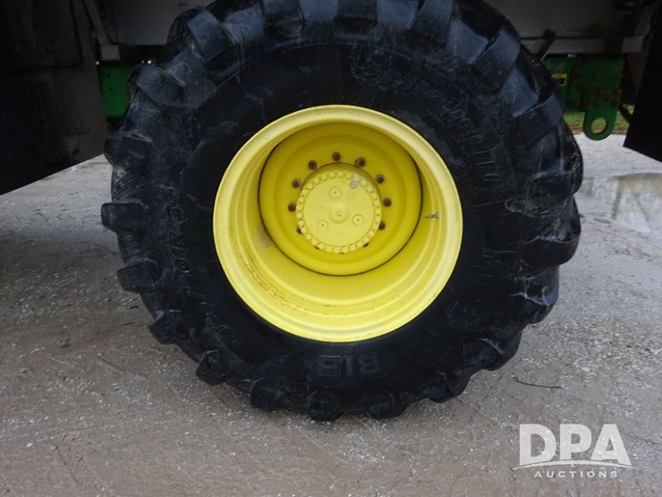 2018-john-deere-f4365-image-52