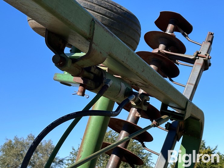 john-deere-235-image-20