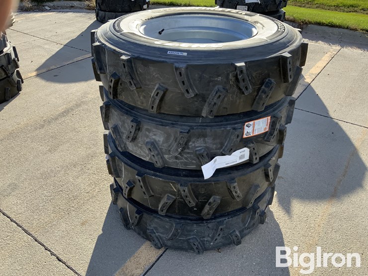 11r22.5-pivot-tires-&-rims-image-1