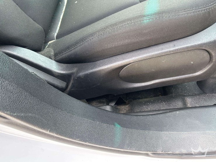 2016-ford-explorer-image-24