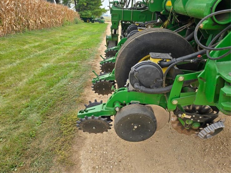 john-deere-1790-image-14