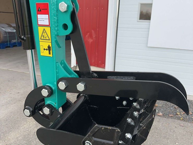 2025-agt-mh12z-mini-excavator-image-9