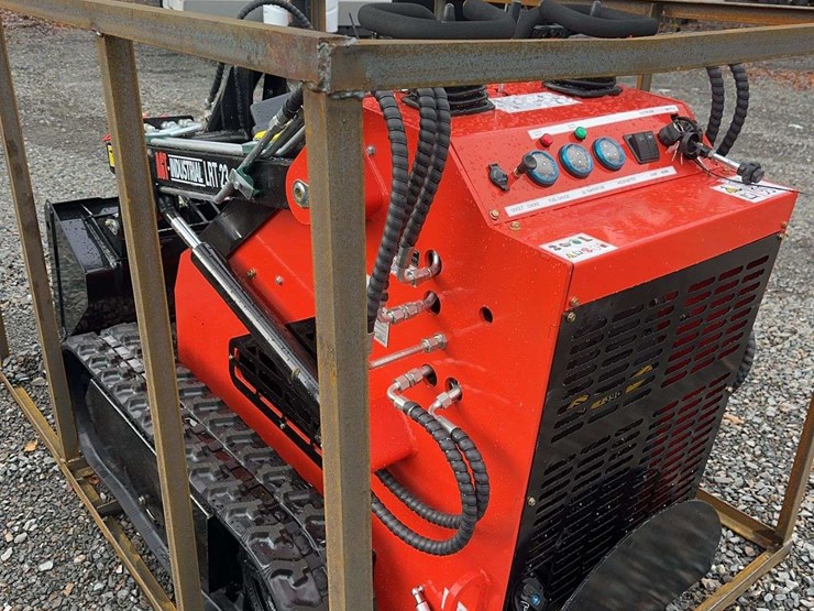 2025-agt-lrt23-mini-skid-steer-loader-image-7