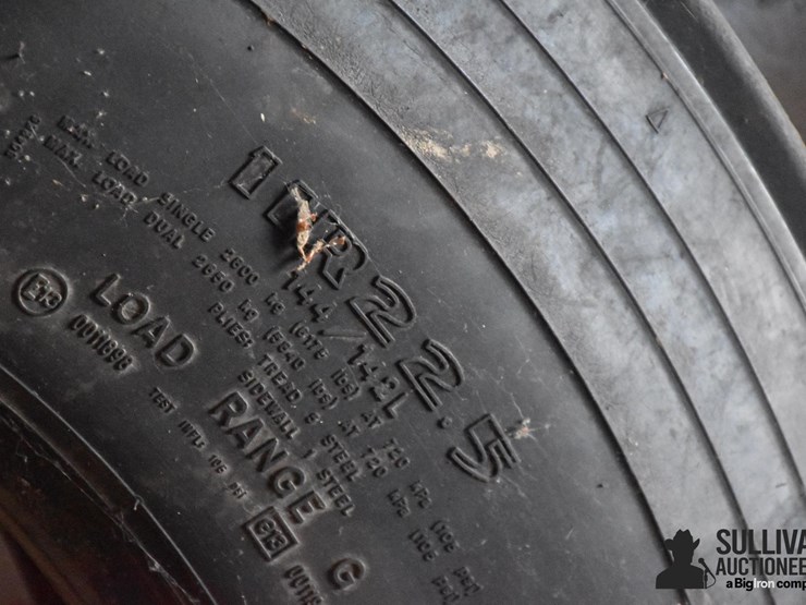 11r22.5-truck-tire-image-3