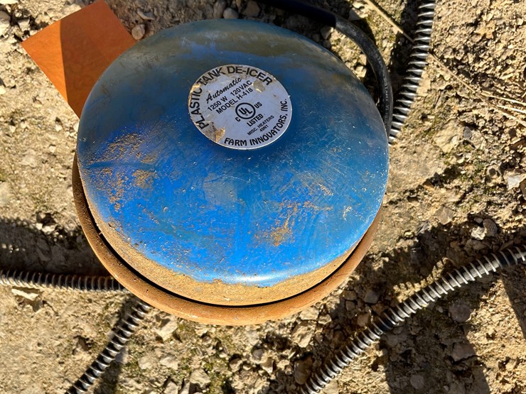 #5953-•-(1)-bucket-heater-and-(2)-tank-heaters-image-12