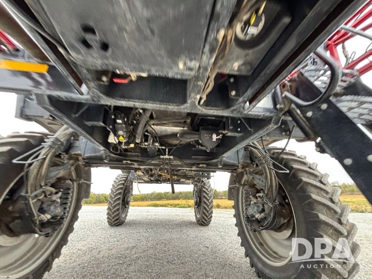 2019-case-ih-patriot-4440-image-24