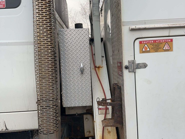 2012-international-7400-image-17