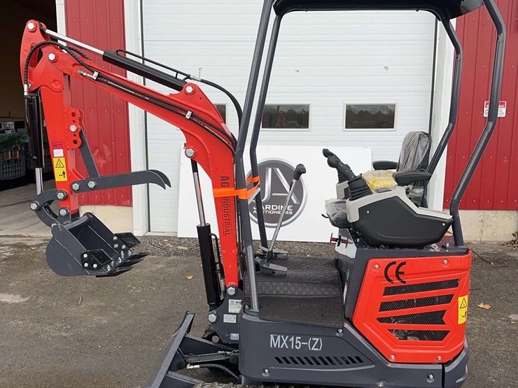 2025-agt-mx15z-mini-excavator-image-8