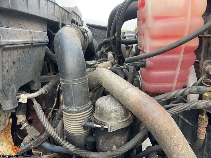 2012-international-7400-image-14