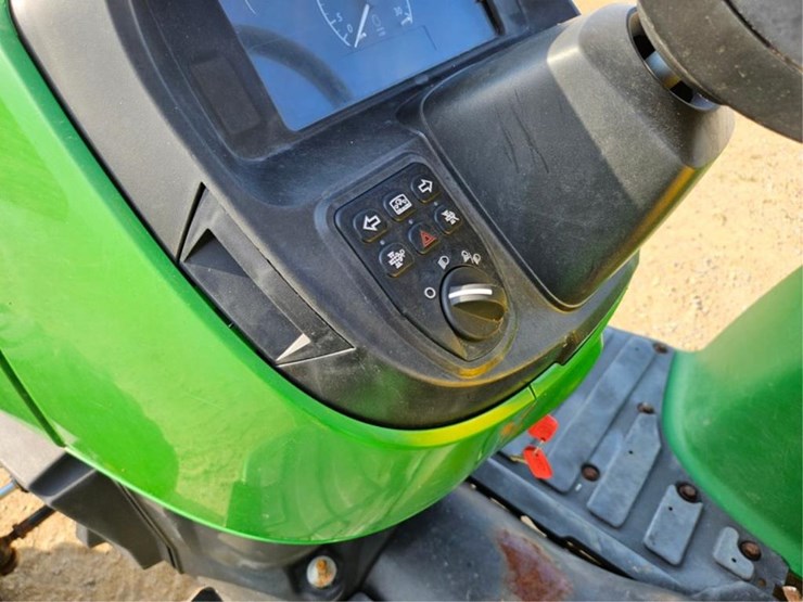 john-deere-3038e-image-19