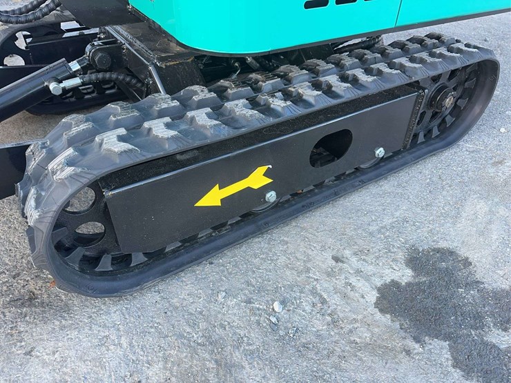 2025-agt-h15z-mini-excavator-image-11