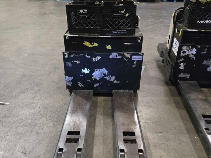 2015-crown-pe4500-60-image-5