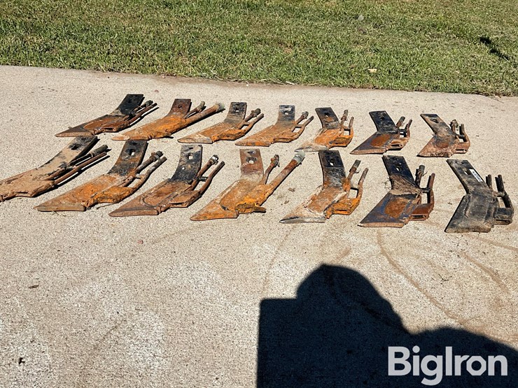 mag-38-anhydrous-knives-image-2