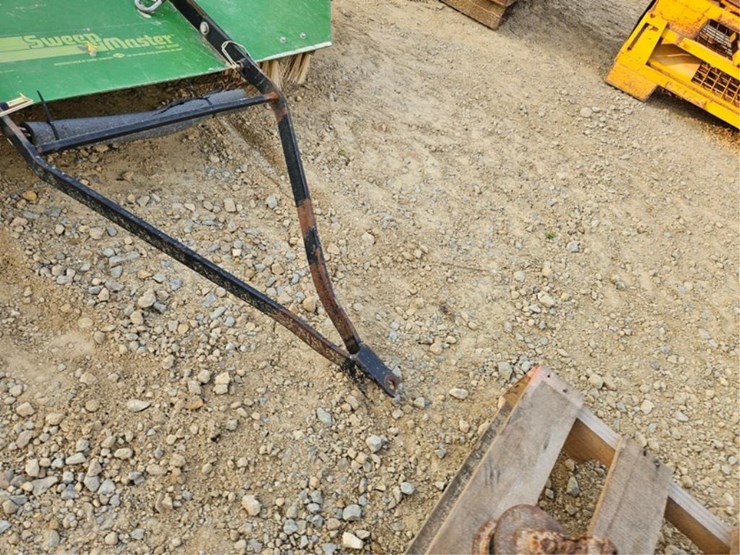 #3147-•-gandy-sweep-master-greens-brush-broom-image-6