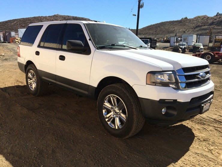 2017-ford-expedition-image-2