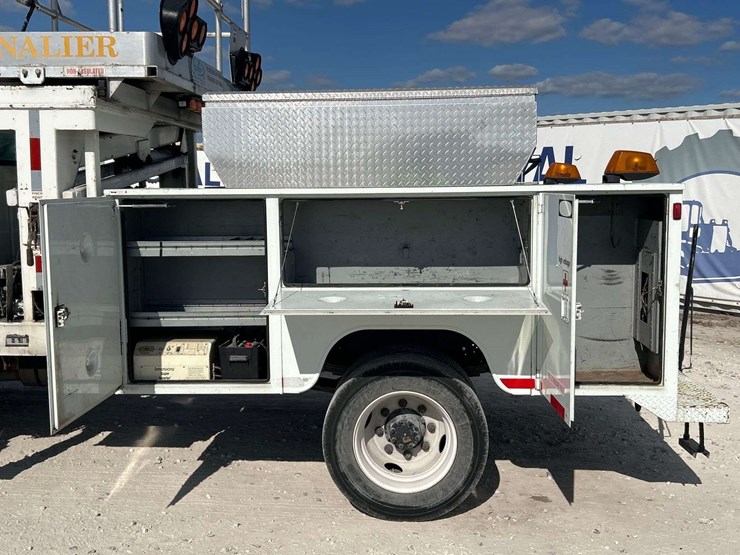 2002-international-4700-image-22