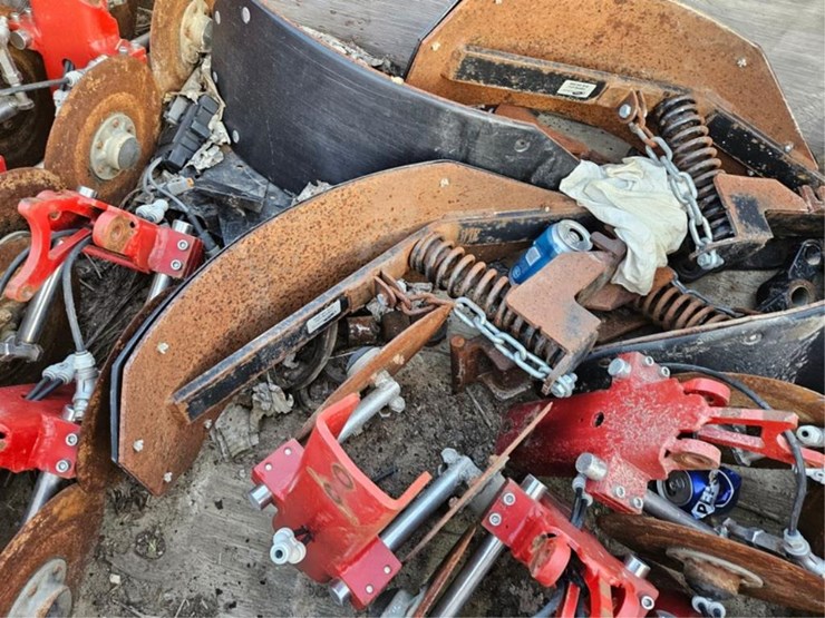 #3144-•-crate-white-planer-parts,-stalk-stompers-image-16