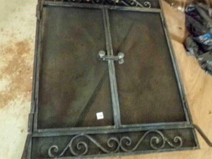 metal-fireplace-grate-image-1