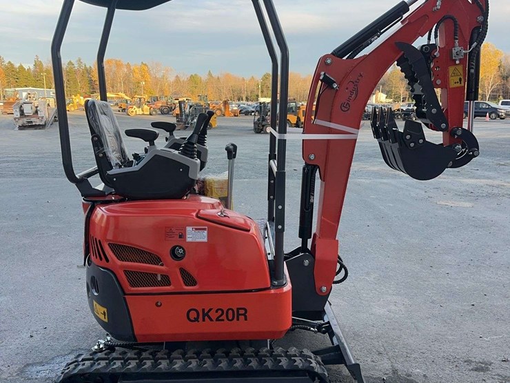 2025-cfg-qk20r-mini-excavator-image-4