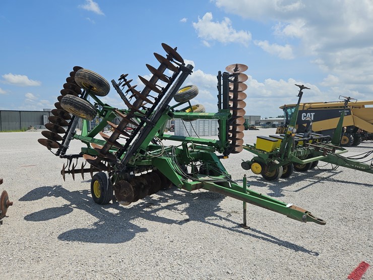 john-deere-630-image-11