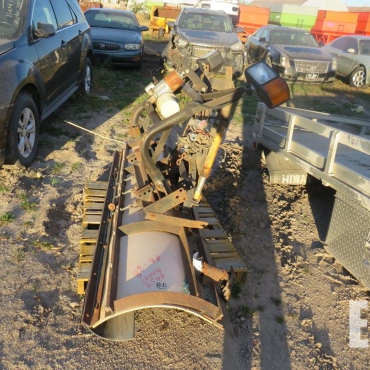 1990'S CHEVY SNOW PLOW WITH BRACKETS
