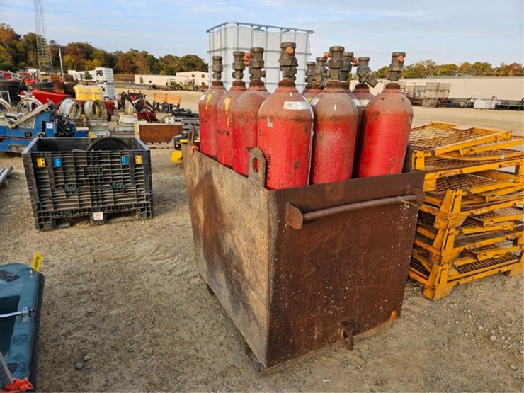 #3153-•-14-carbon-dioxide-tanks-&-bin-image-3