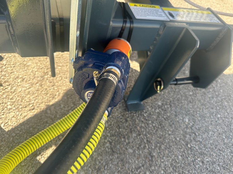 caterpillar-12-image-13