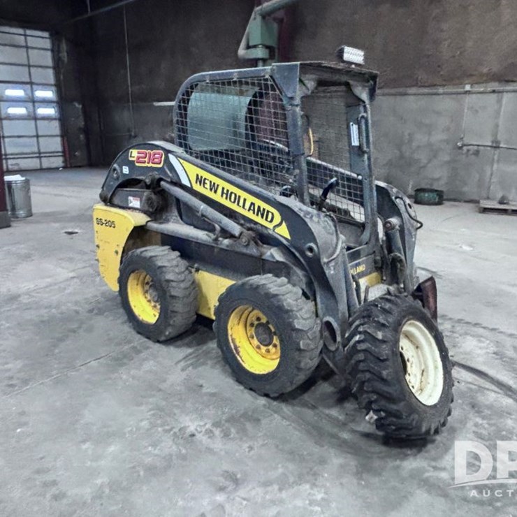 2011 NEW HOLLAND L218