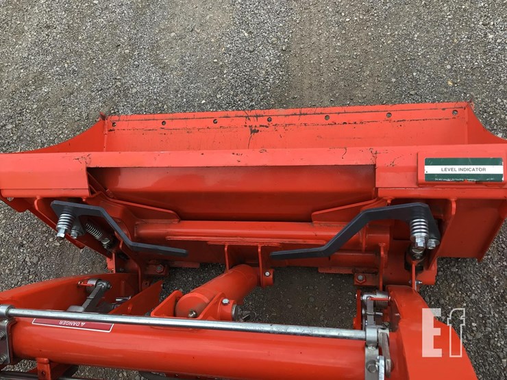 2018-kubota-bx2380-image-11