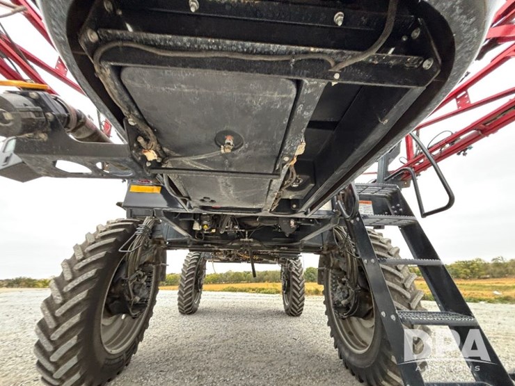 2019-case-ih-patriot-4440-image-23