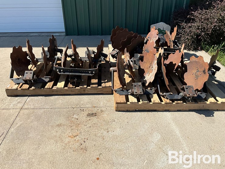 anhydrous-toolbar-row-closing-units-image-7