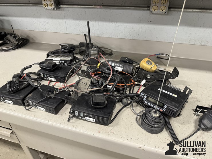 2-way-radios-image-2