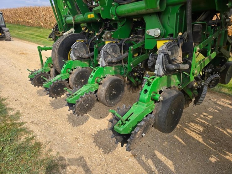 john-deere-1790-image-26