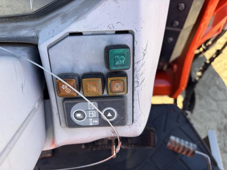 2018-kubota-m5-111d-image-31