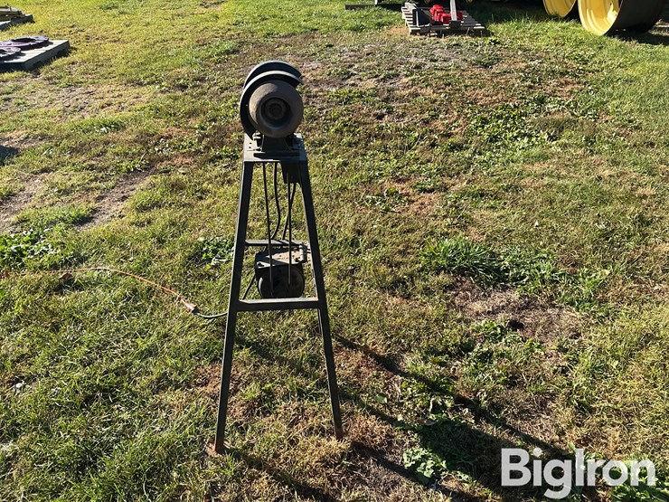 electric-grinder-on-stand-image-4