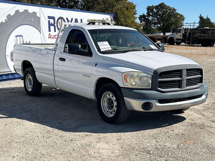 2008-dodge-ram-1500-image-4